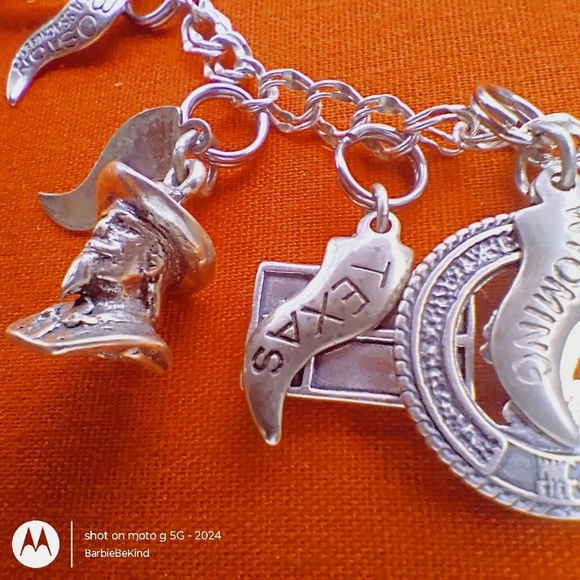 Vtg. One of a Kind Sterling Silver Charm Bracelet 19 Sterling Silver Charms 7.5" - Picture 11 of 15